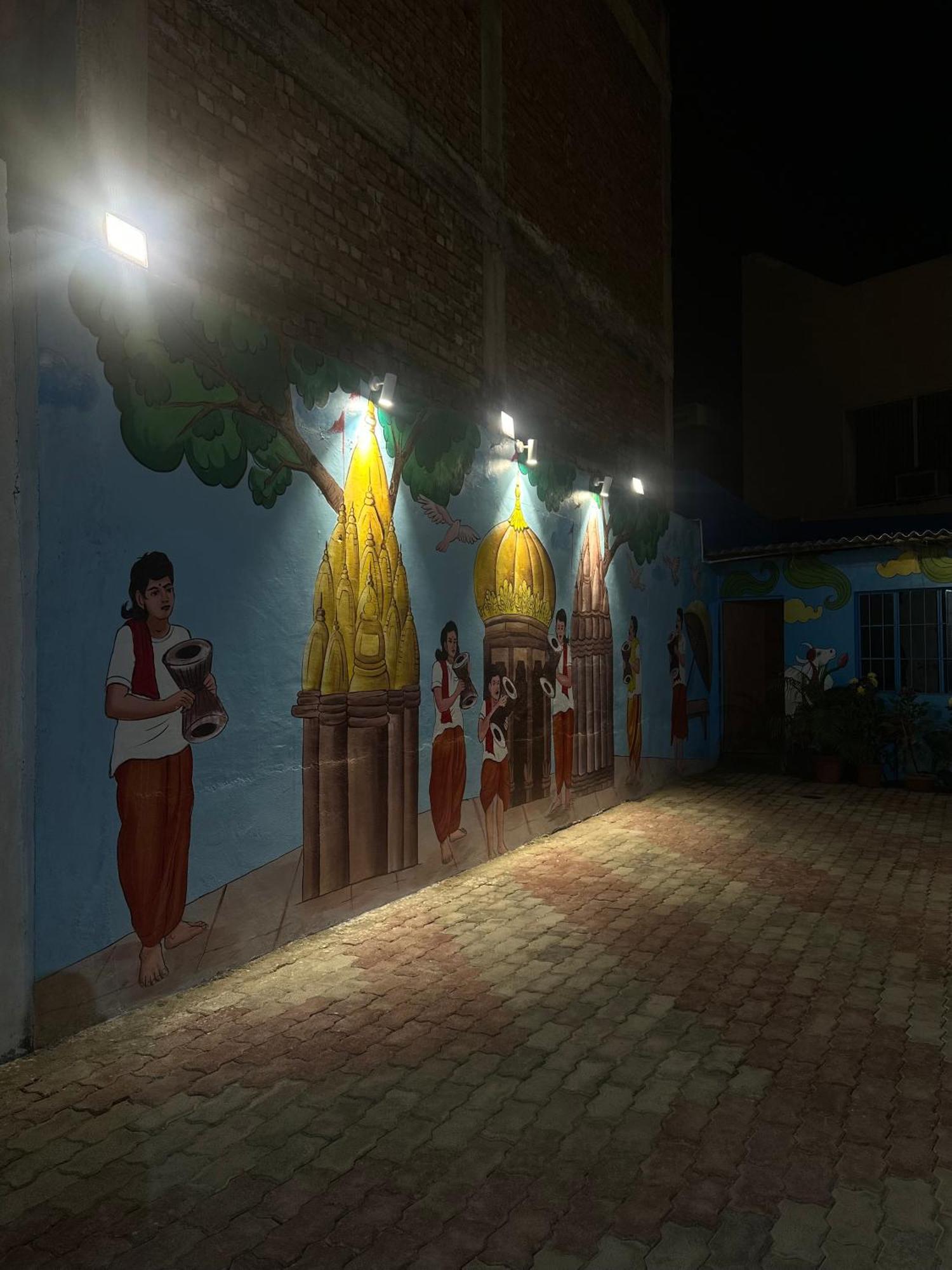 Hotel Sainik Grand Varanasi Exterior photo